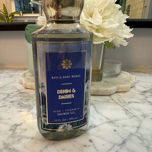 Bath & Body Works Denim & Daisies Body Wash